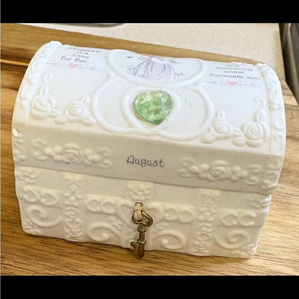 Precious Moments August Peridot Birthstone Birthday Trinket Box